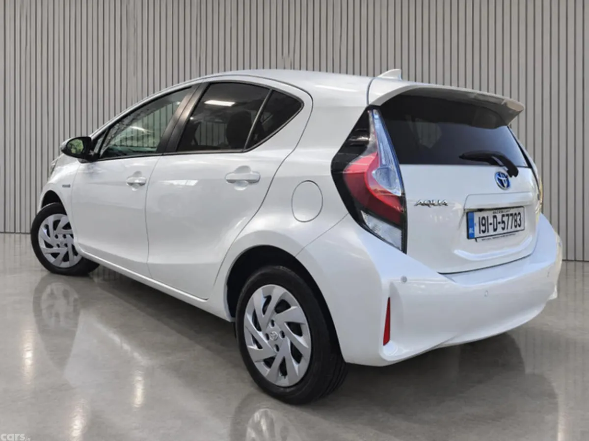 Toyota Aqua Hatchback, Petrol Hybrid, 2019, Silver