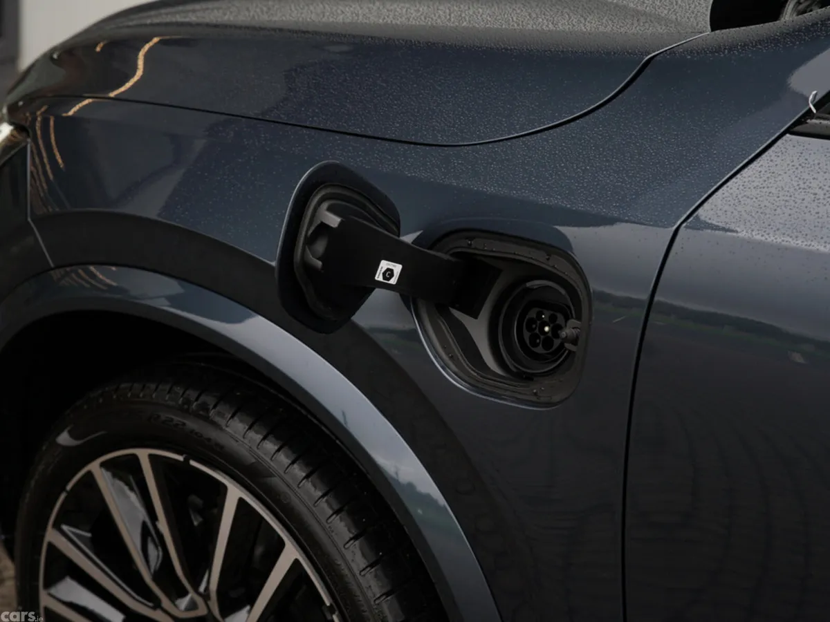Volvo XC90 SUV, Petrol Hybrid, 2026, Blue