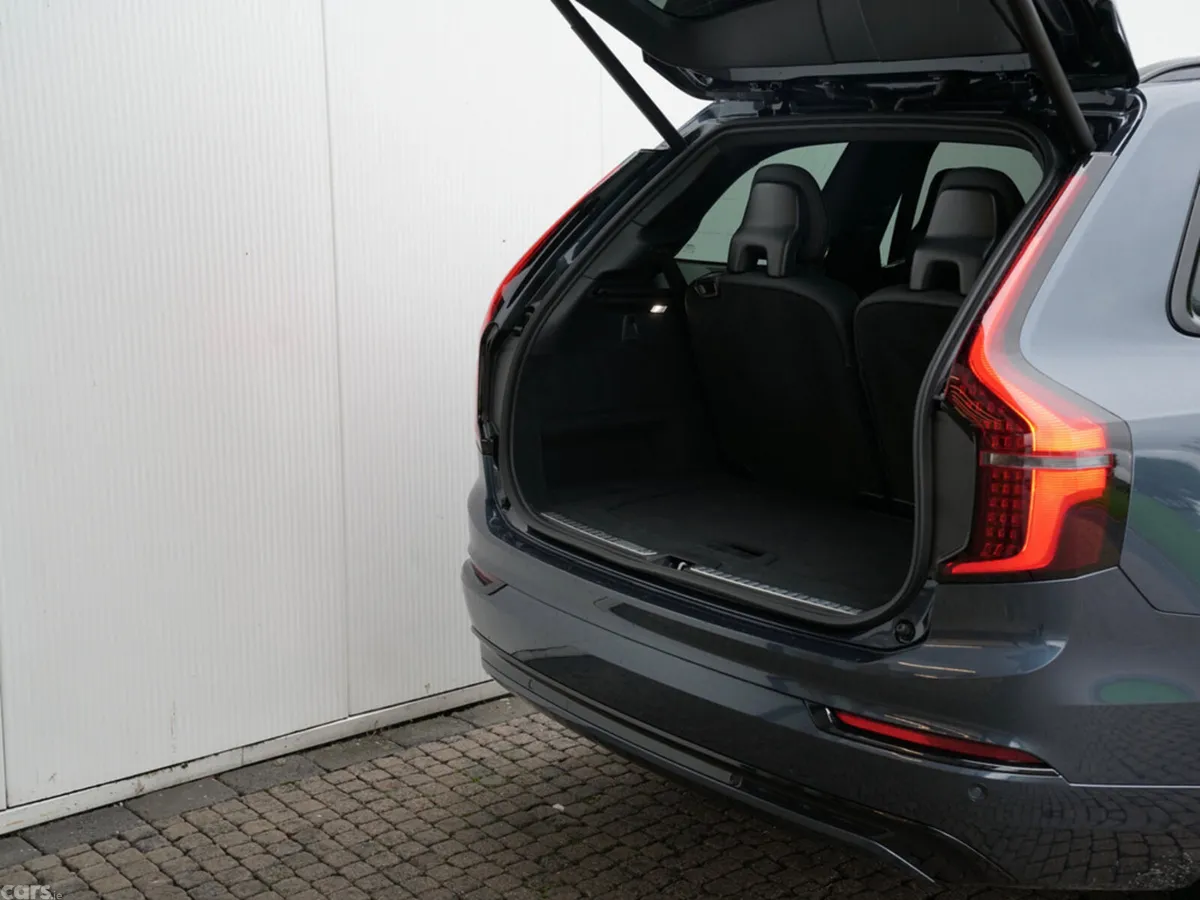 Volvo XC90 SUV, Petrol Hybrid, 2026, Blue