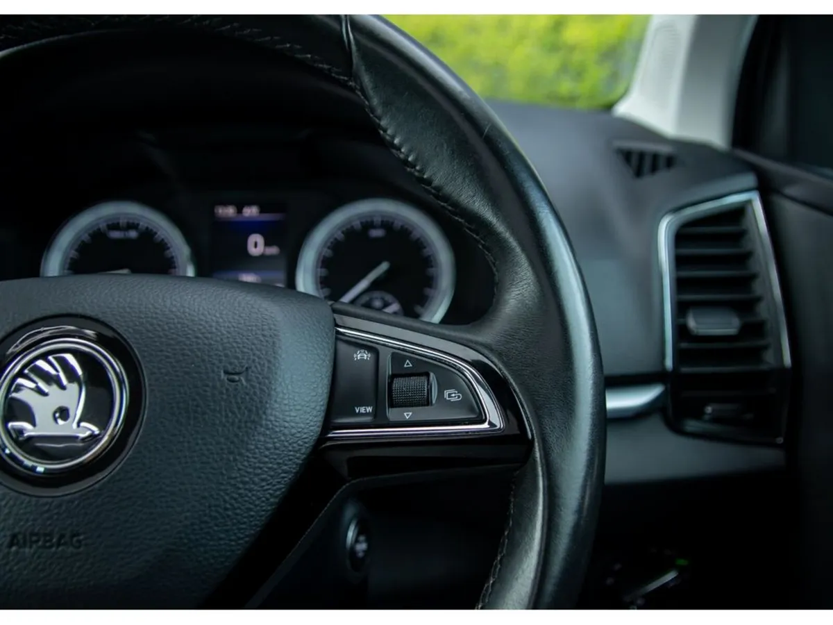 Skoda Karoq Estate, Diesel, 2019, Grey