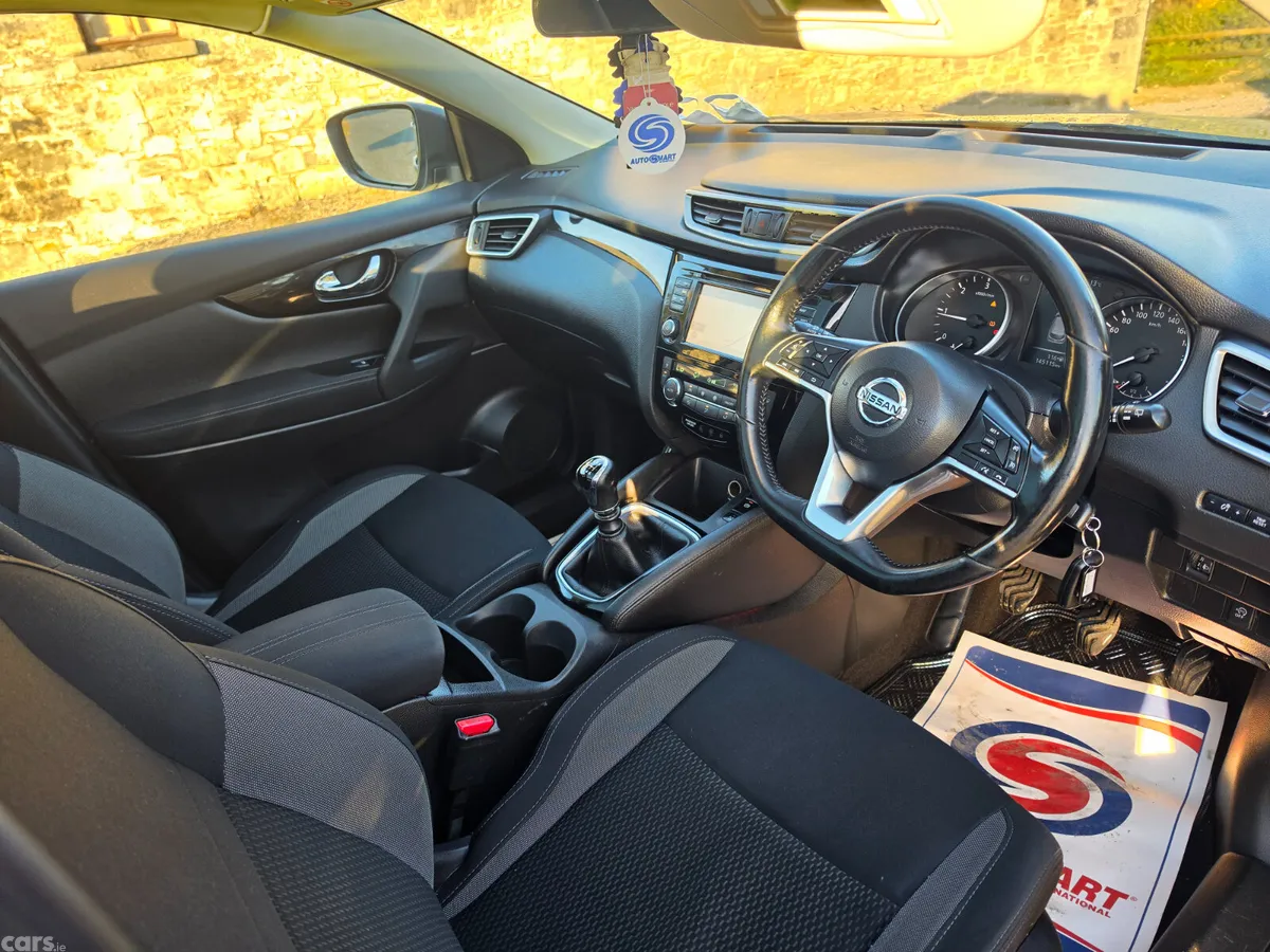 Nissan Qashqai MPV, Diesel, 2019, Grey