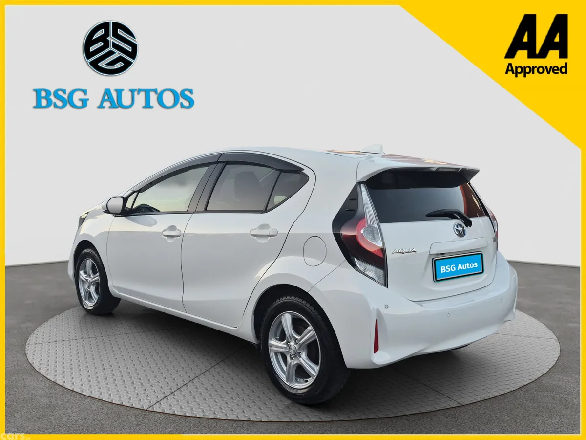 Toyota Aqua Hatchback, Petrol Hybrid, 2021, White