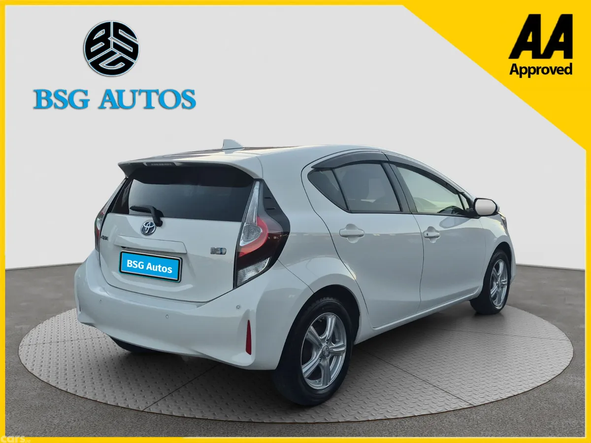 Toyota Aqua Hatchback, Petrol Hybrid, 2021, White
