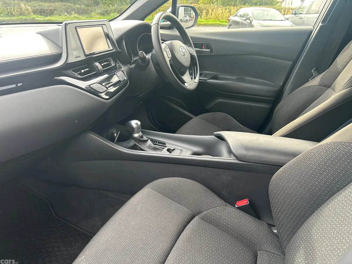Toyota C-HR SUV, Petrol Hybrid, 2019, Green