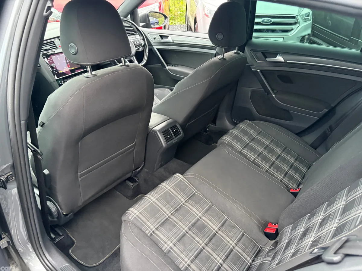 Volkswagen Golf Hatchback, Diesel, 2017, Grey