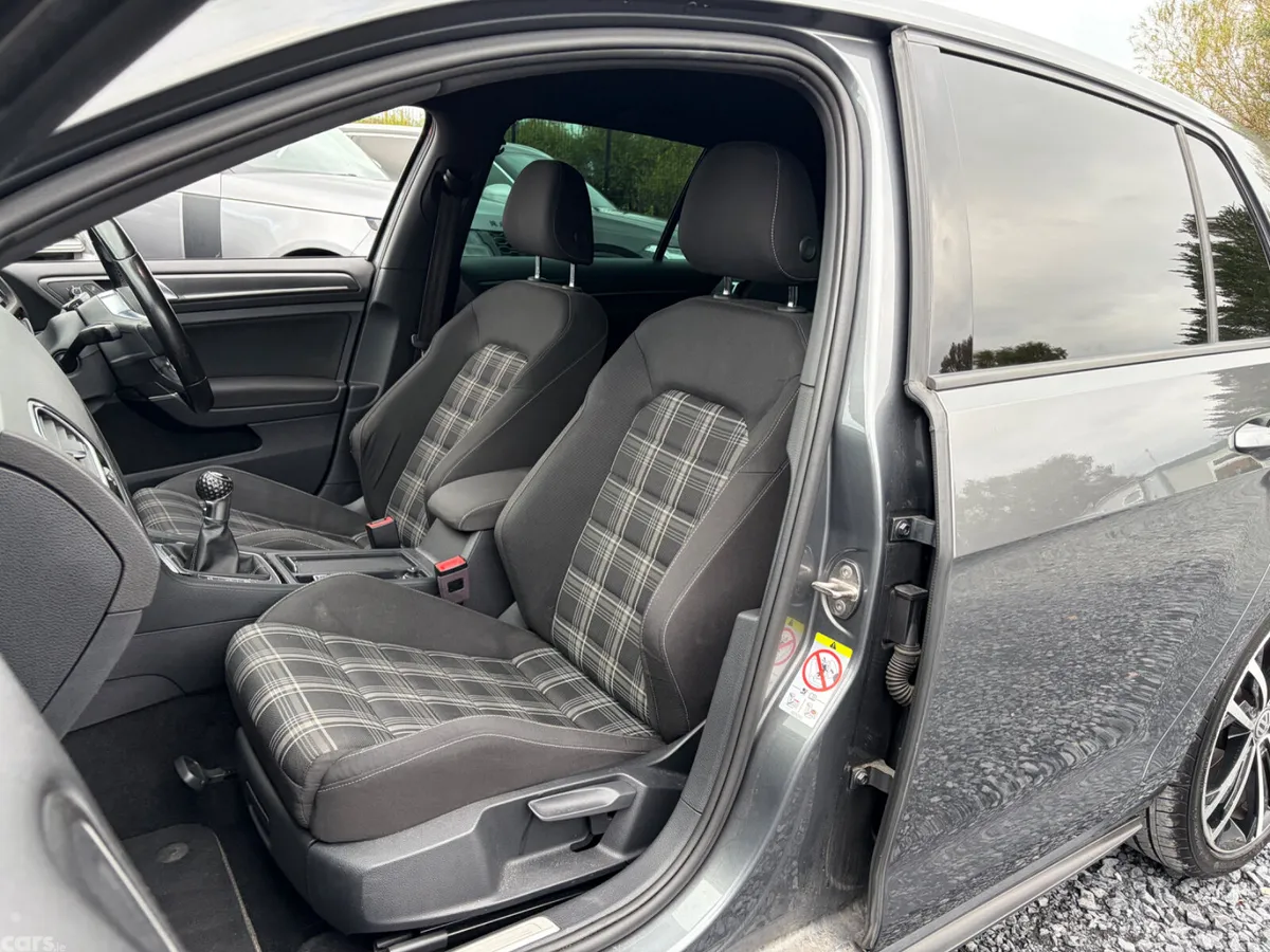 Volkswagen Golf Hatchback, Diesel, 2017, Grey