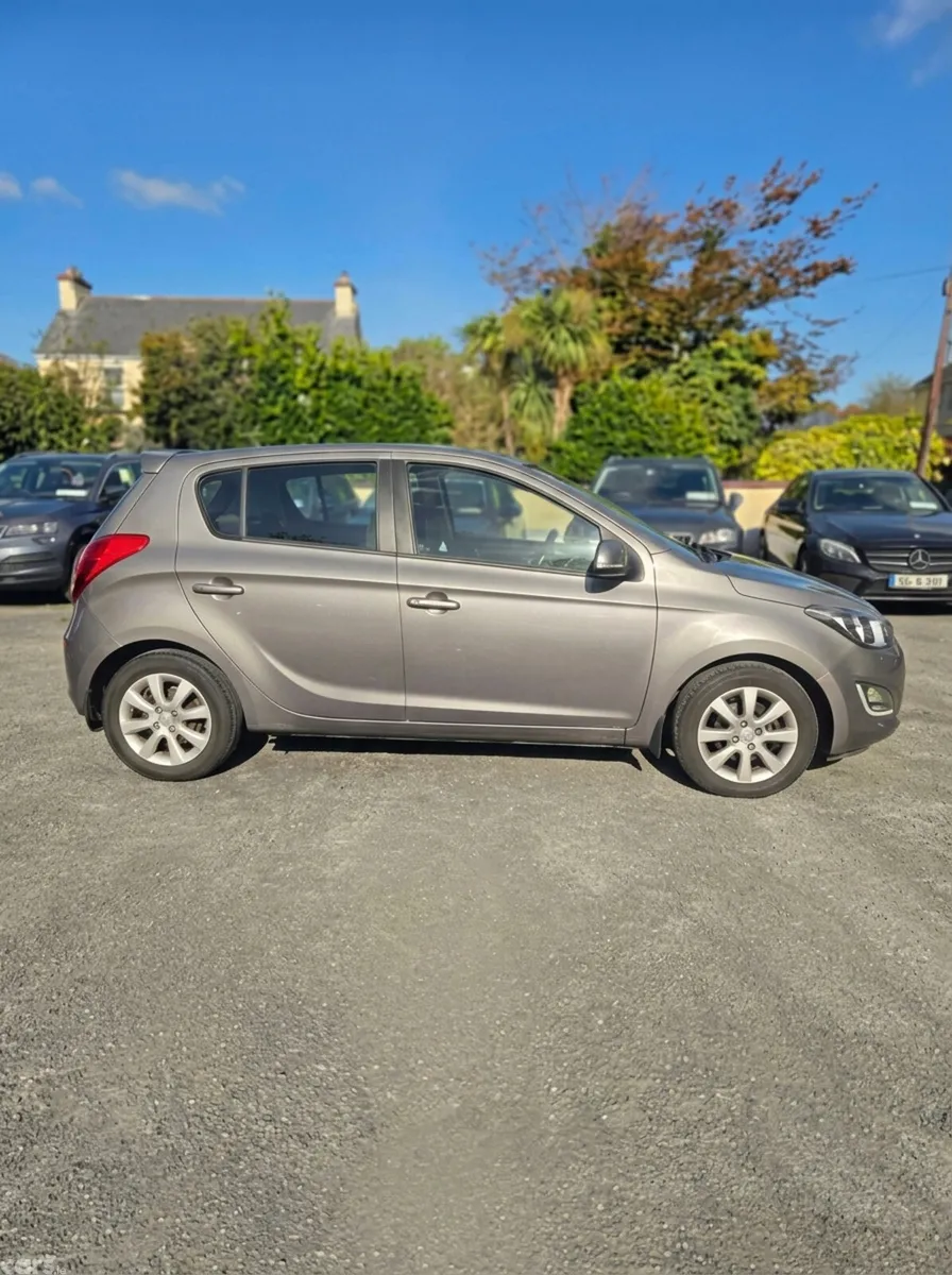 Hyundai i20 Hatchback, Petrol, 2013, Grey