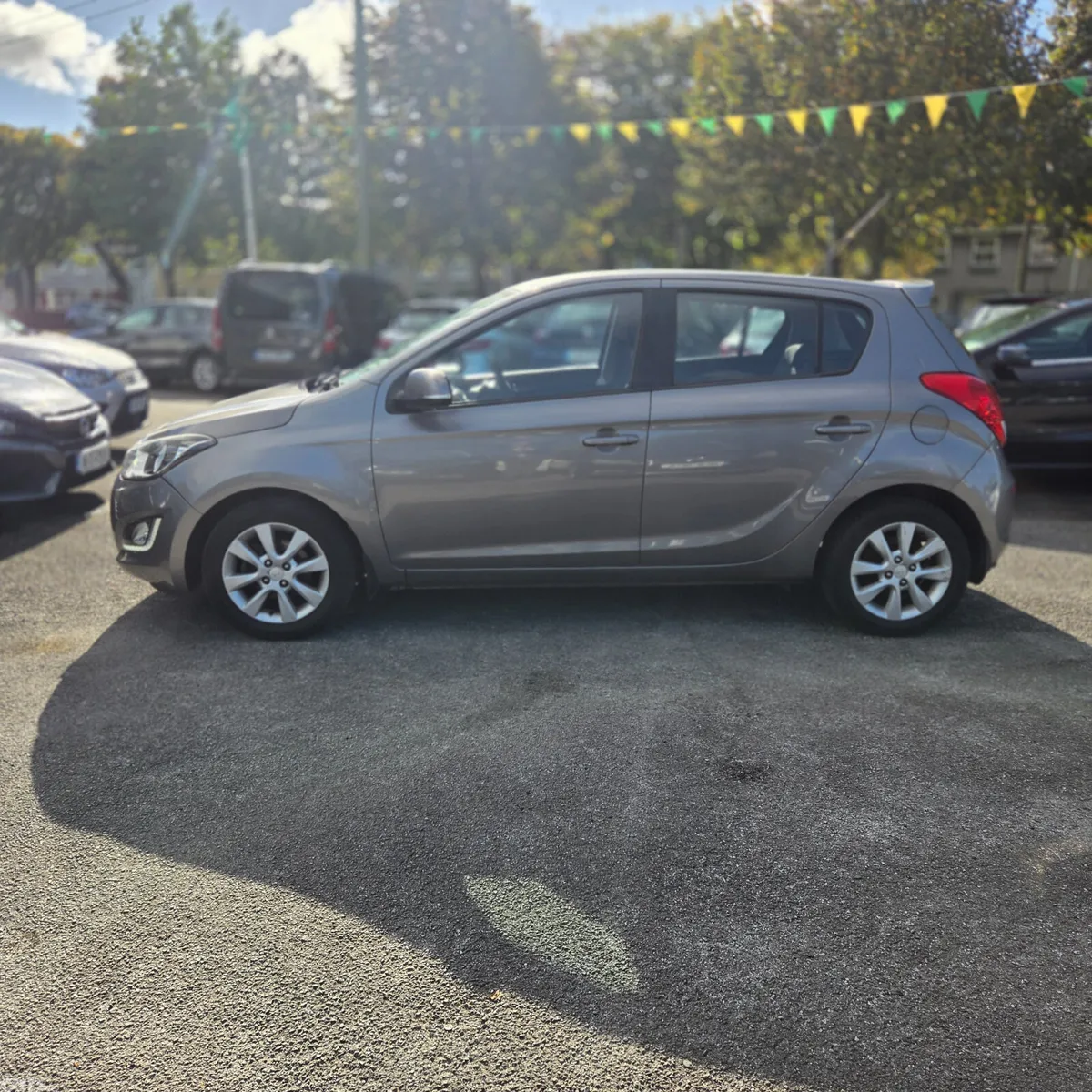Hyundai i20 Hatchback, Petrol, 2013, Grey