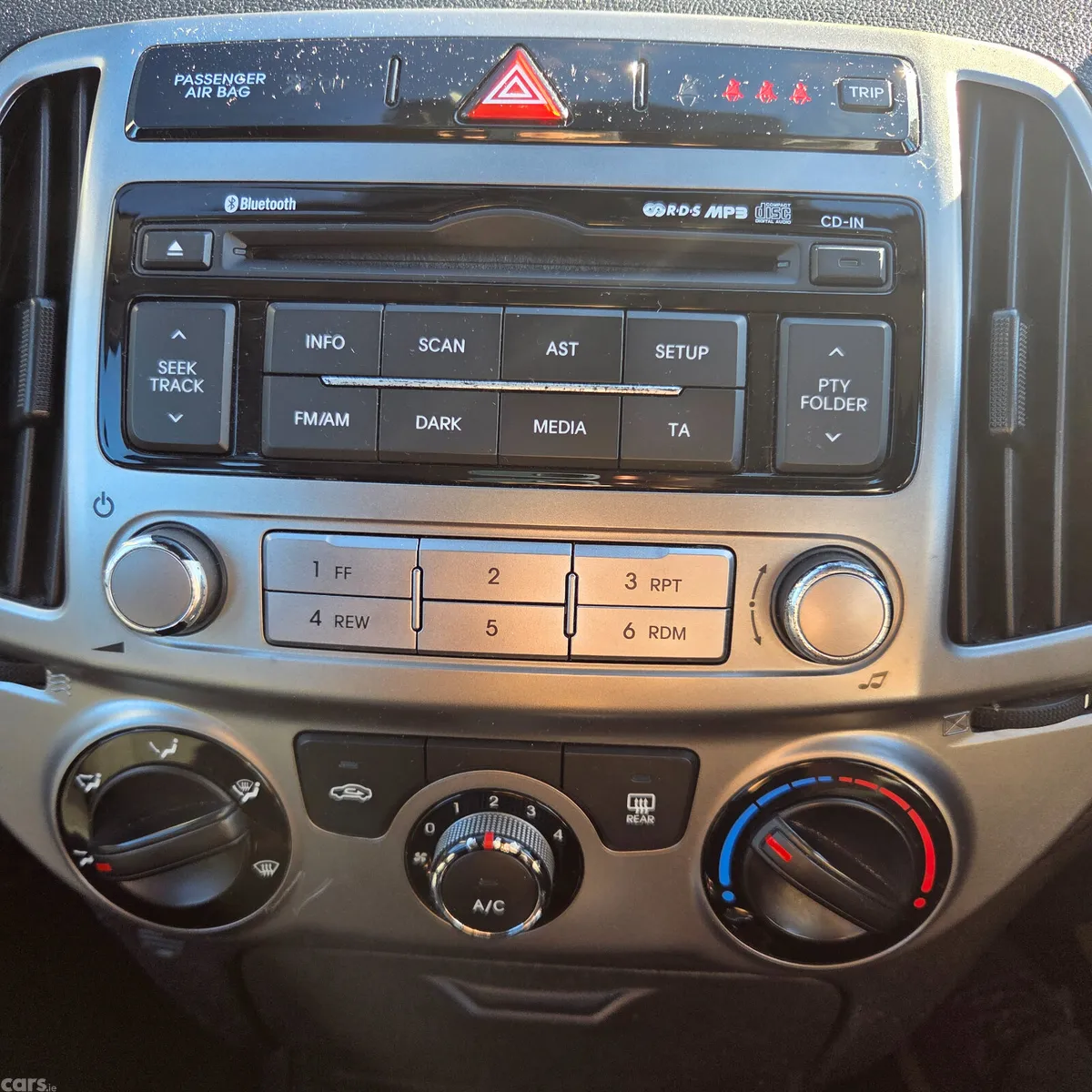 Hyundai i20 Hatchback, Petrol, 2013, Grey