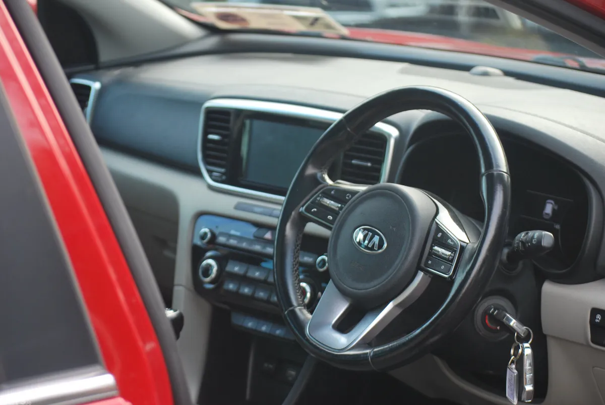 Kia Sportage SUV, Diesel Hybrid, 2020, Red