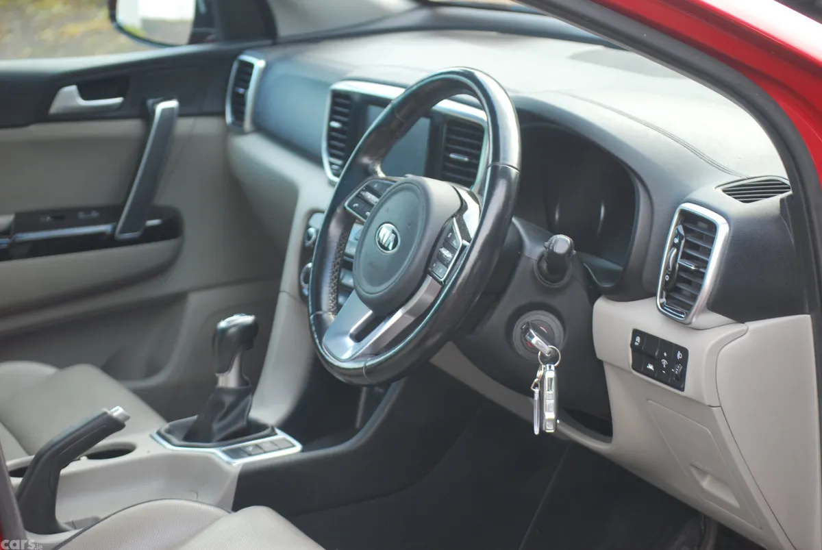 Kia Sportage SUV, Diesel Hybrid, 2020, Red