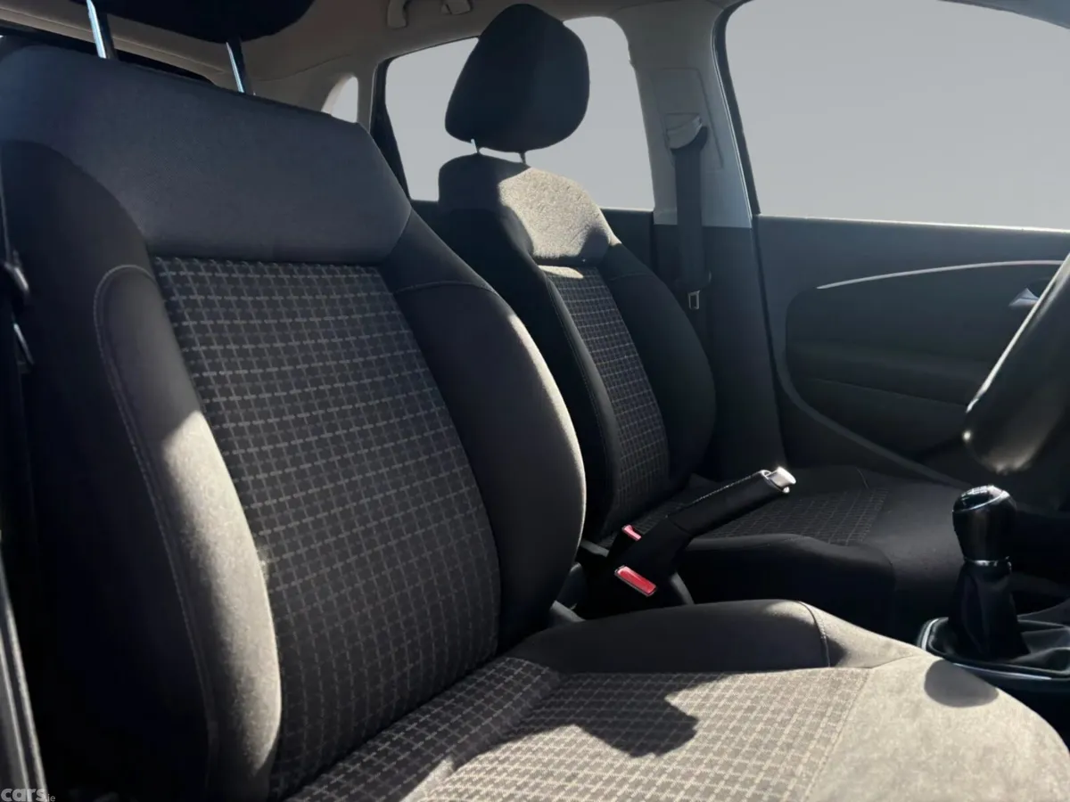 Volkswagen Polo Hatchback, Petrol, 2015, Black
