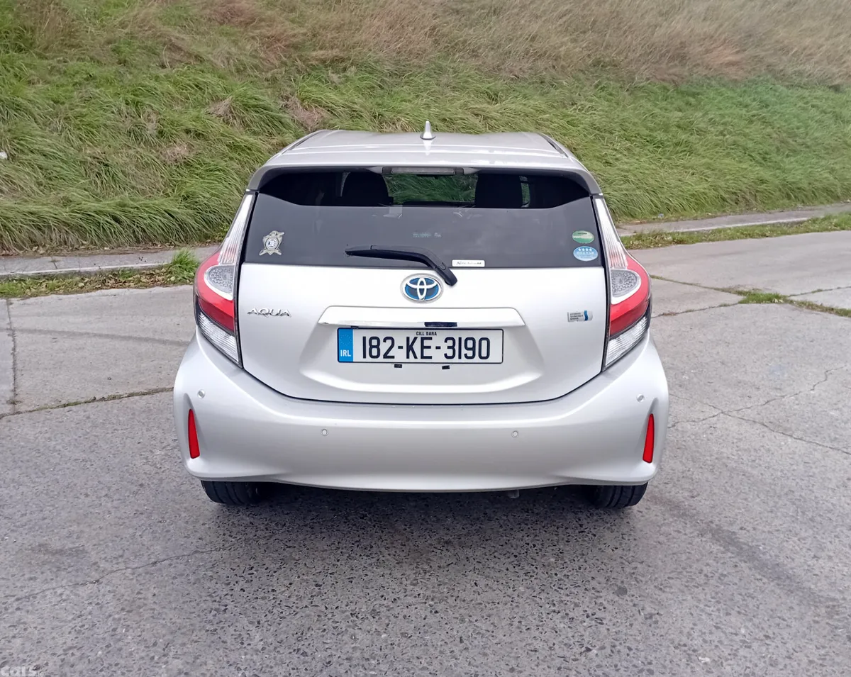 Toyota Aqua Hatchback, Petrol Hybrid, 2018, Silver