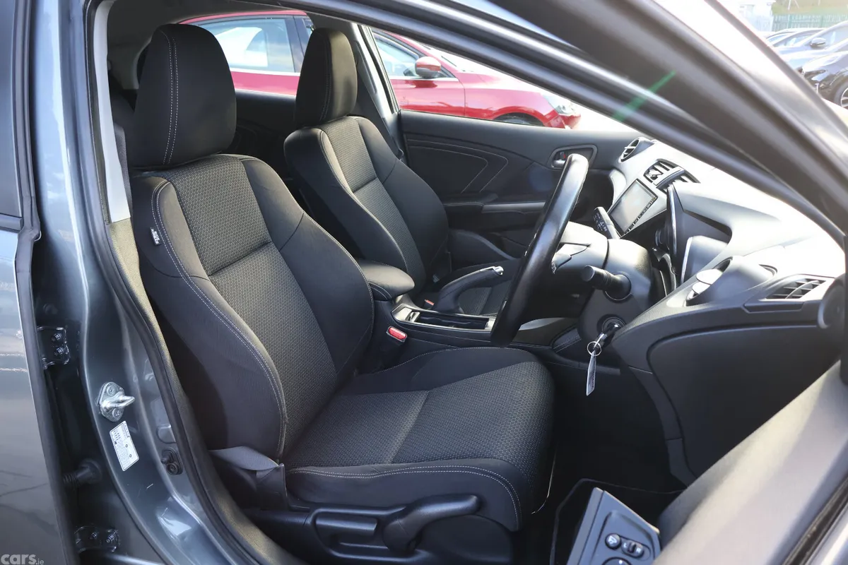 Honda Civic Hatchback, Diesel, 2016, Grey