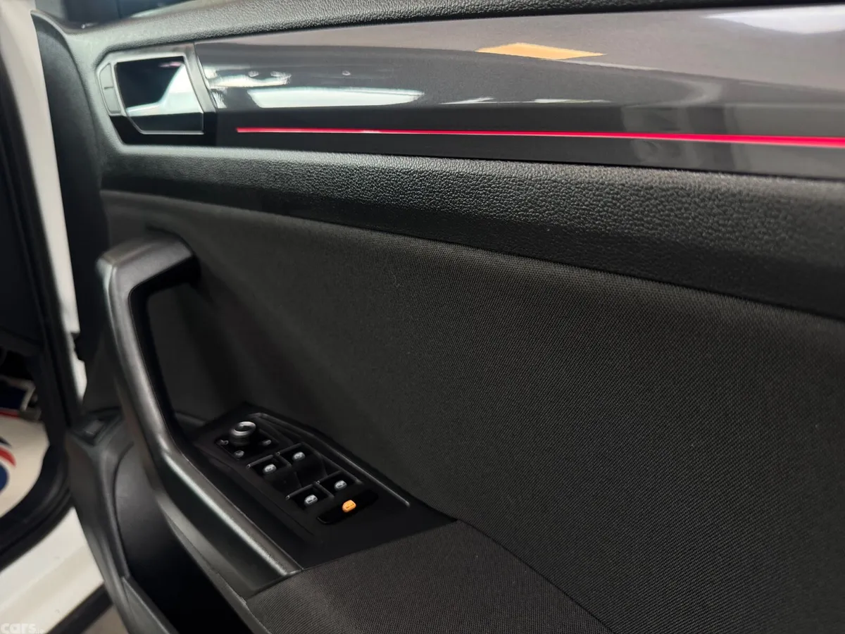 Volkswagen T-Roc SUV, Diesel, 2021, White