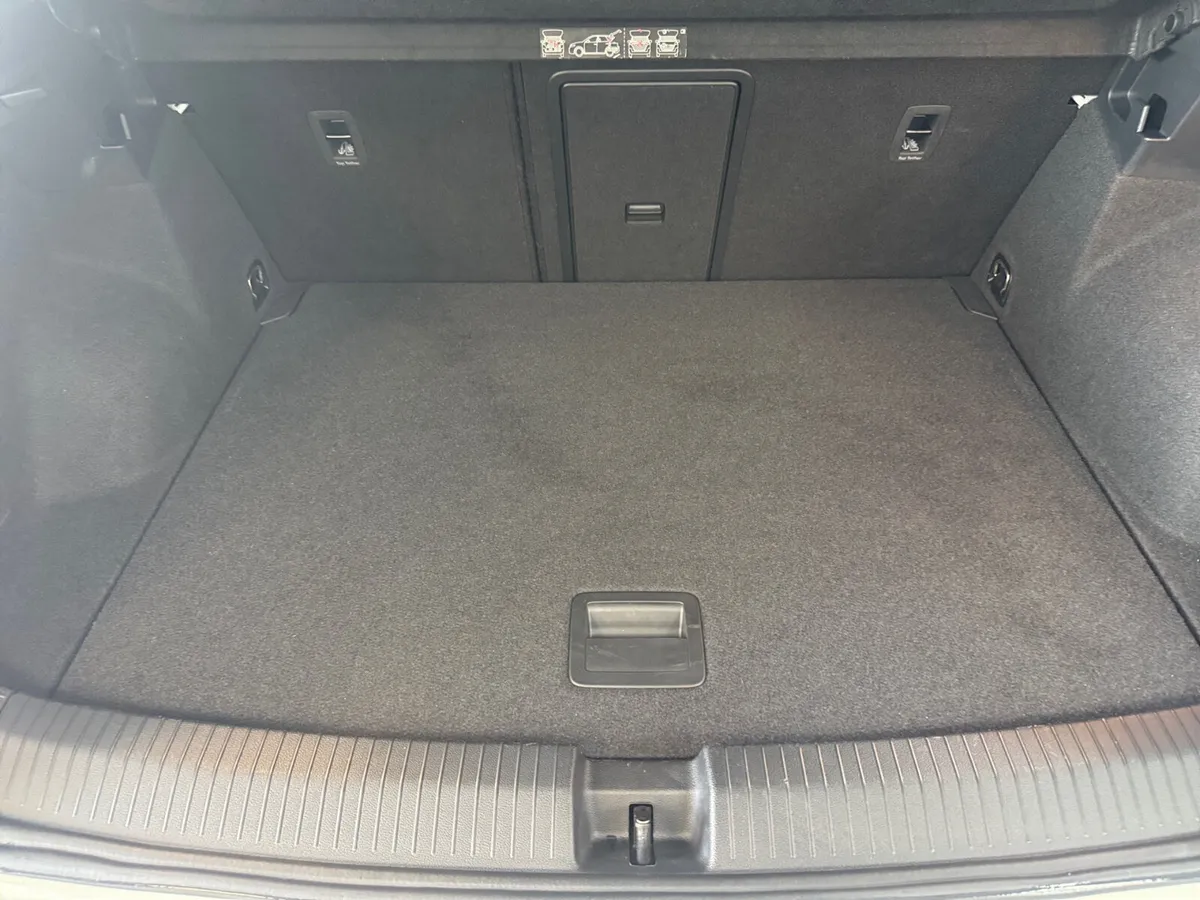 Volkswagen T-Roc SUV, Diesel, 2021, White
