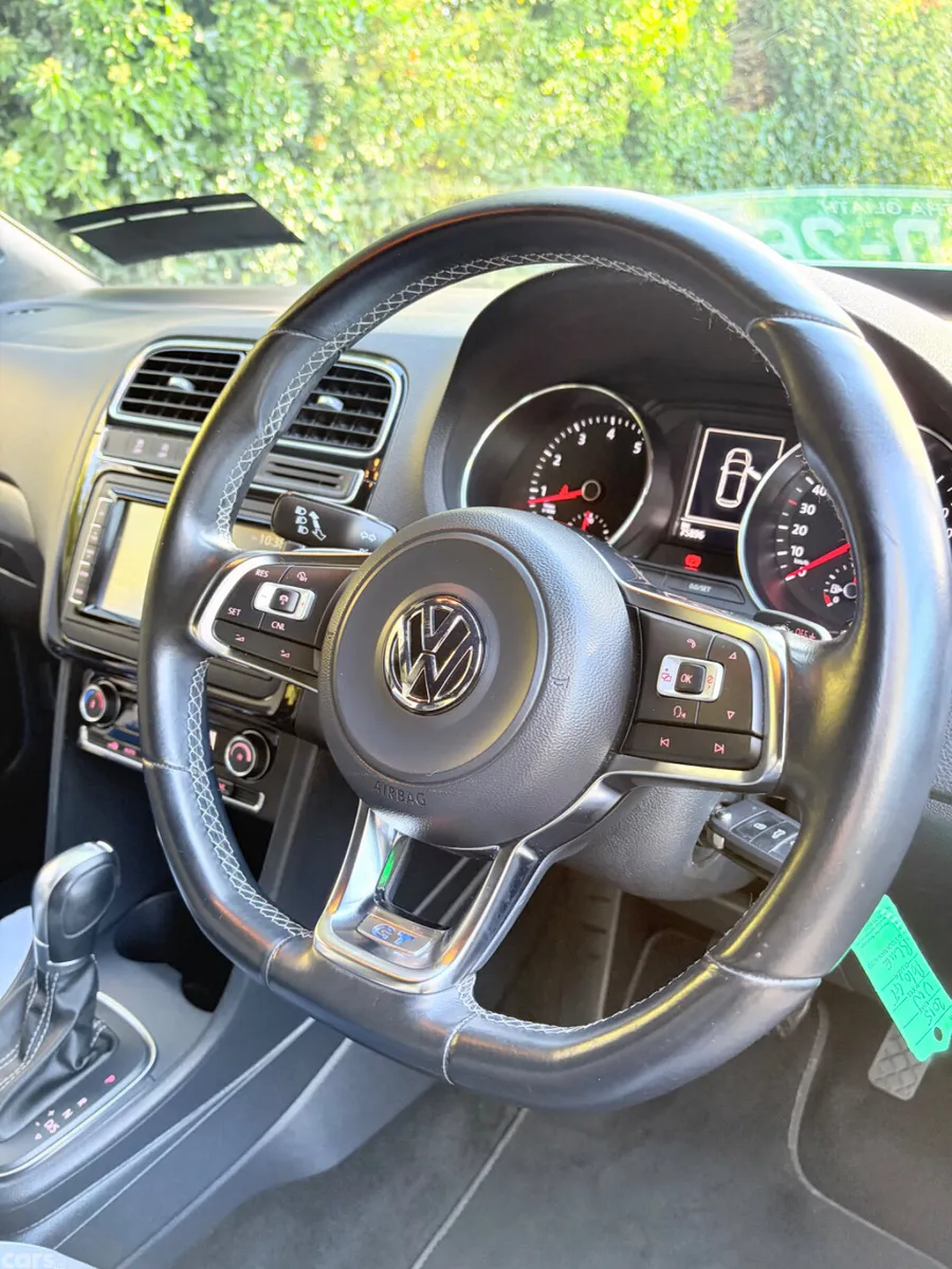 Volkswagen Polo Hatchback, Petrol, 2015, Blue