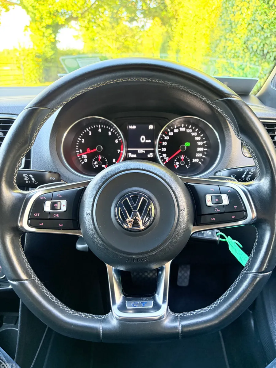 Volkswagen Polo Hatchback, Petrol, 2015, Blue
