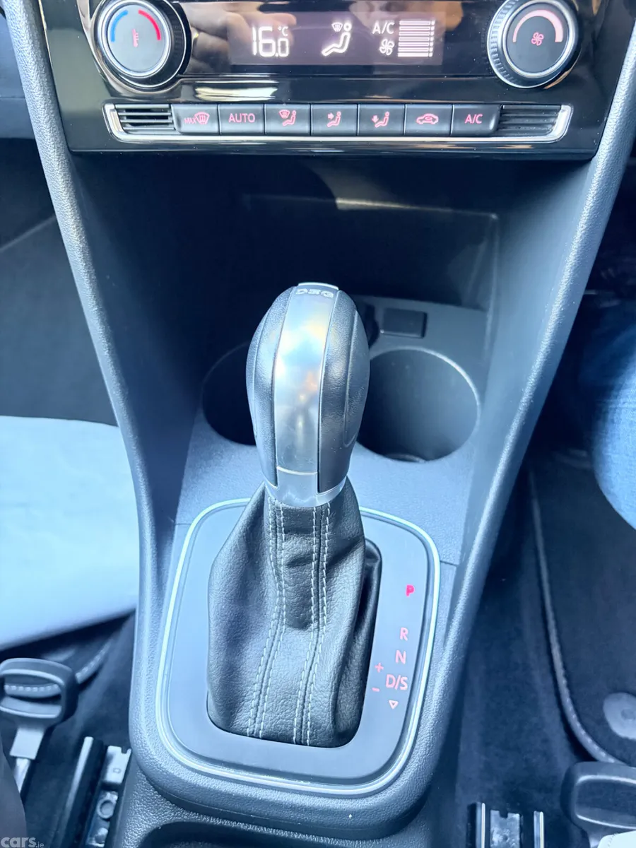 Volkswagen Polo Hatchback, Petrol, 2015, Blue