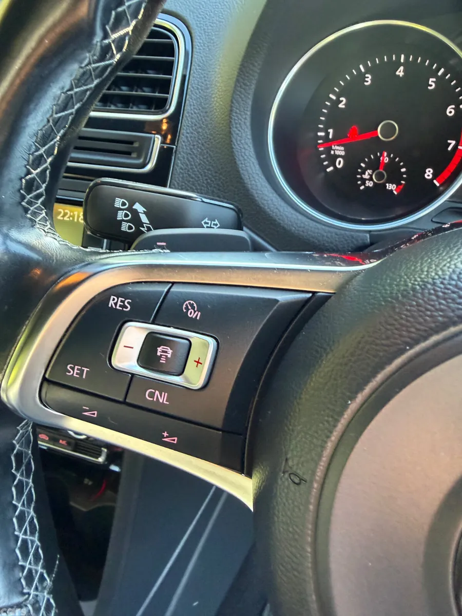 Volkswagen Polo Hatchback, Petrol, 2014, Blue