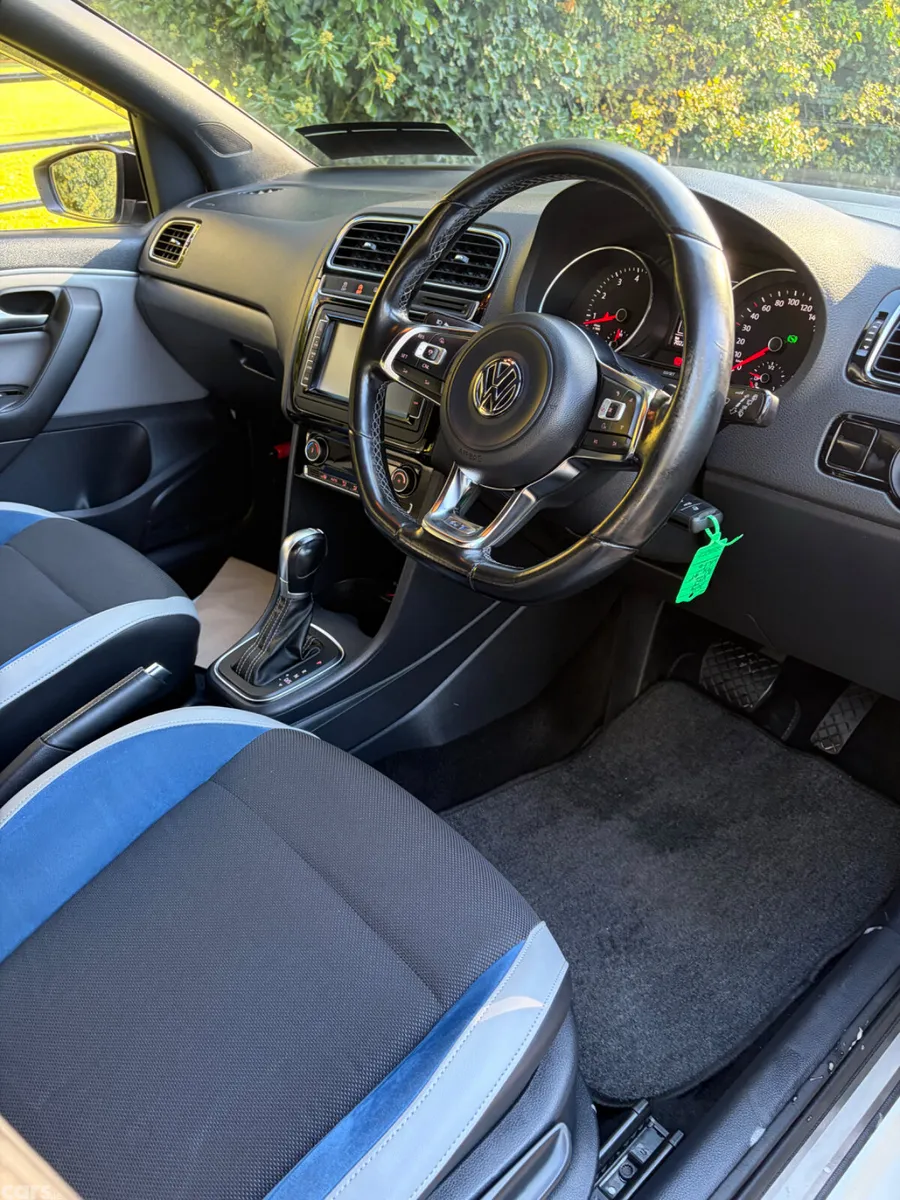 Volkswagen Polo Hatchback, Petrol, 2014, Blue