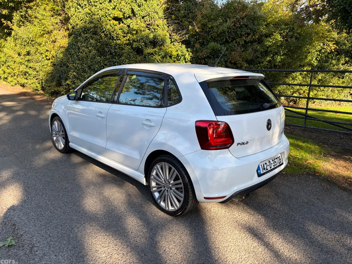 Volkswagen Polo Hatchback, Petrol, 2014, Blue