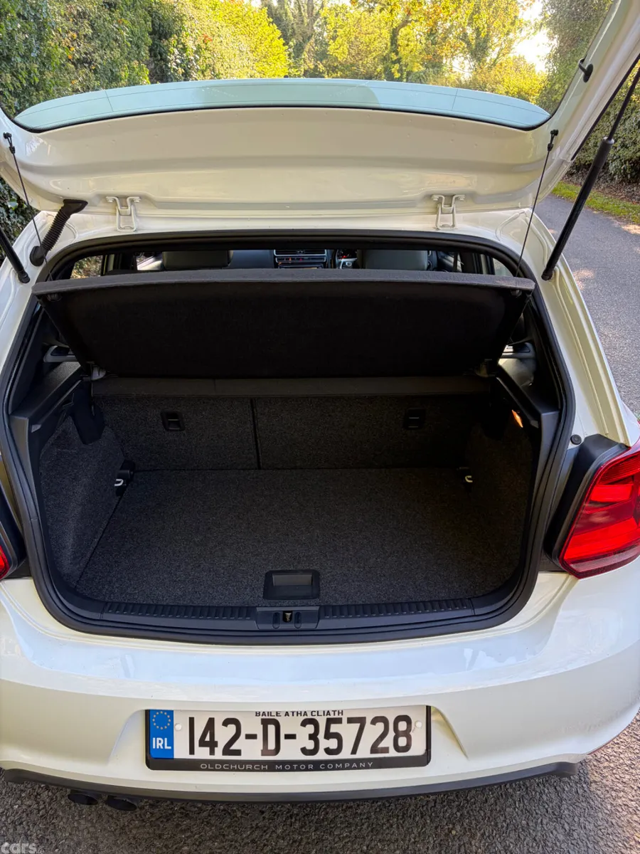 Volkswagen Polo Hatchback, Petrol, 2014, Blue