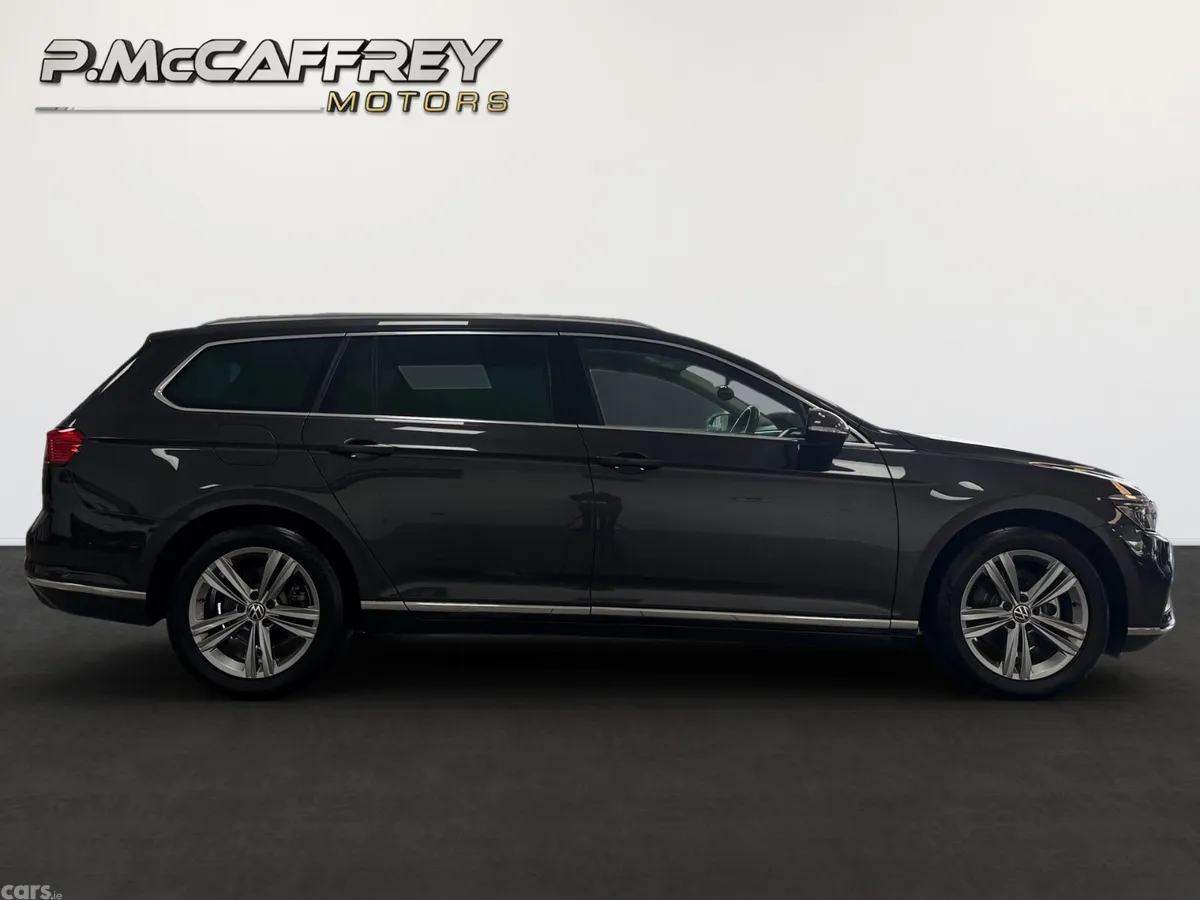 Volkswagen Passat Estate, Diesel, 2022, Grey