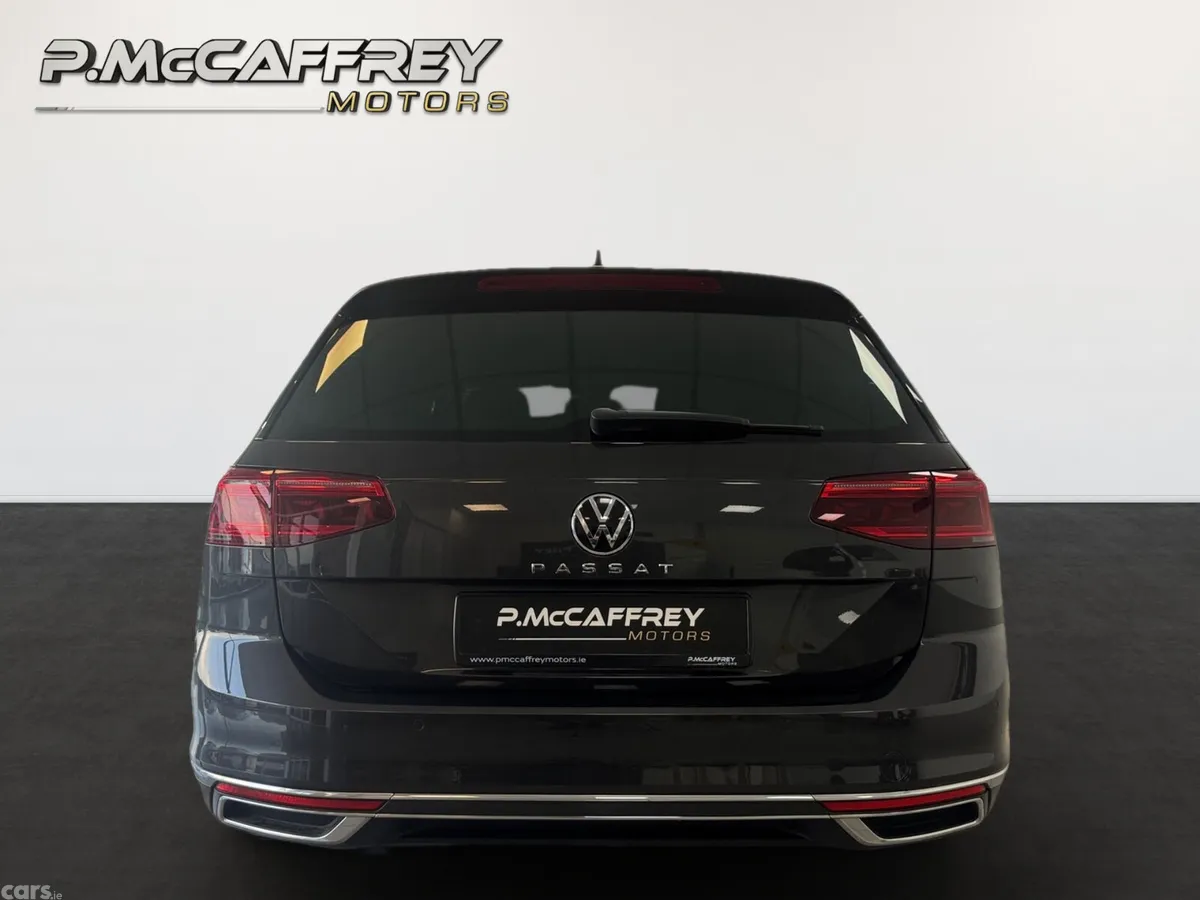 Volkswagen Passat Estate, Diesel, 2022, Grey