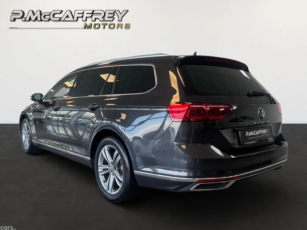 Volkswagen Passat Estate, Diesel, 2022, Grey