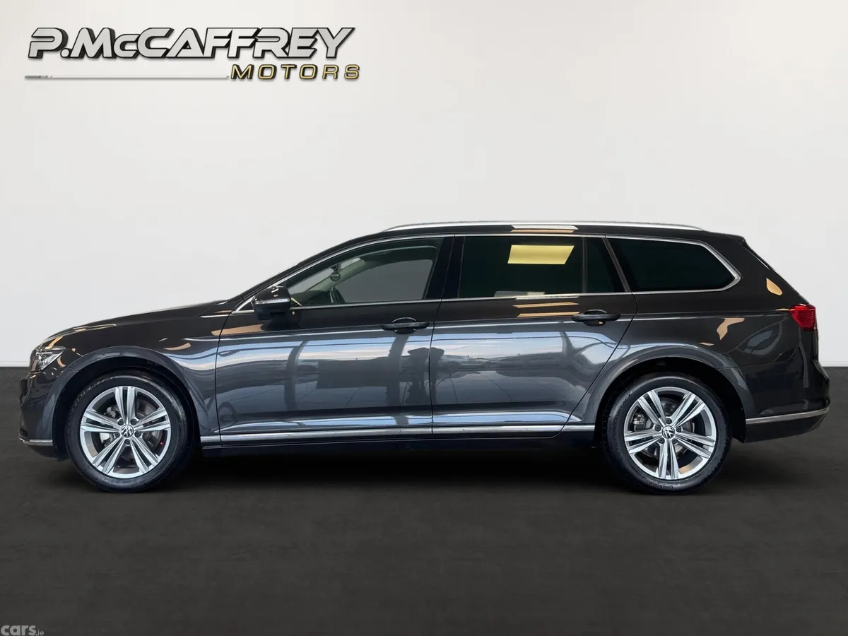 Volkswagen Passat Estate, Diesel, 2022, Grey