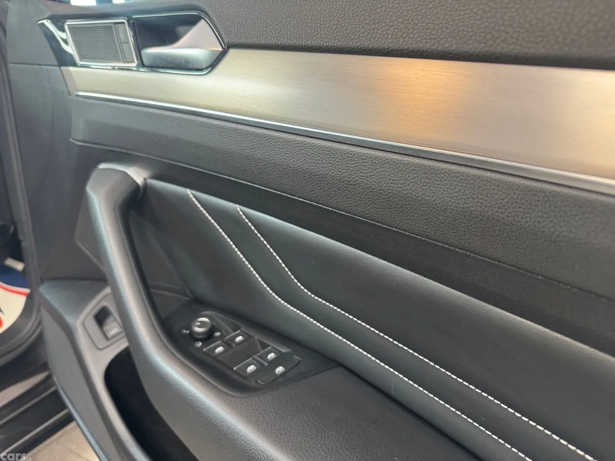 Volkswagen Passat Estate, Diesel, 2022, Grey