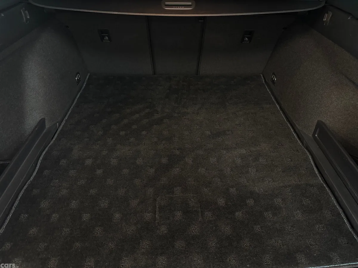 Volkswagen Passat Estate, Diesel, 2022, Grey