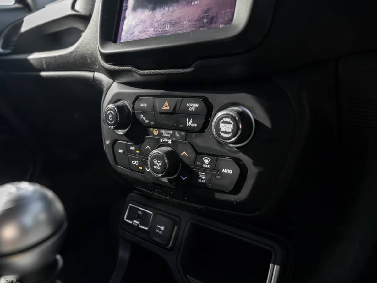 Jeep Renegade SUV, Petrol, 2021, Black