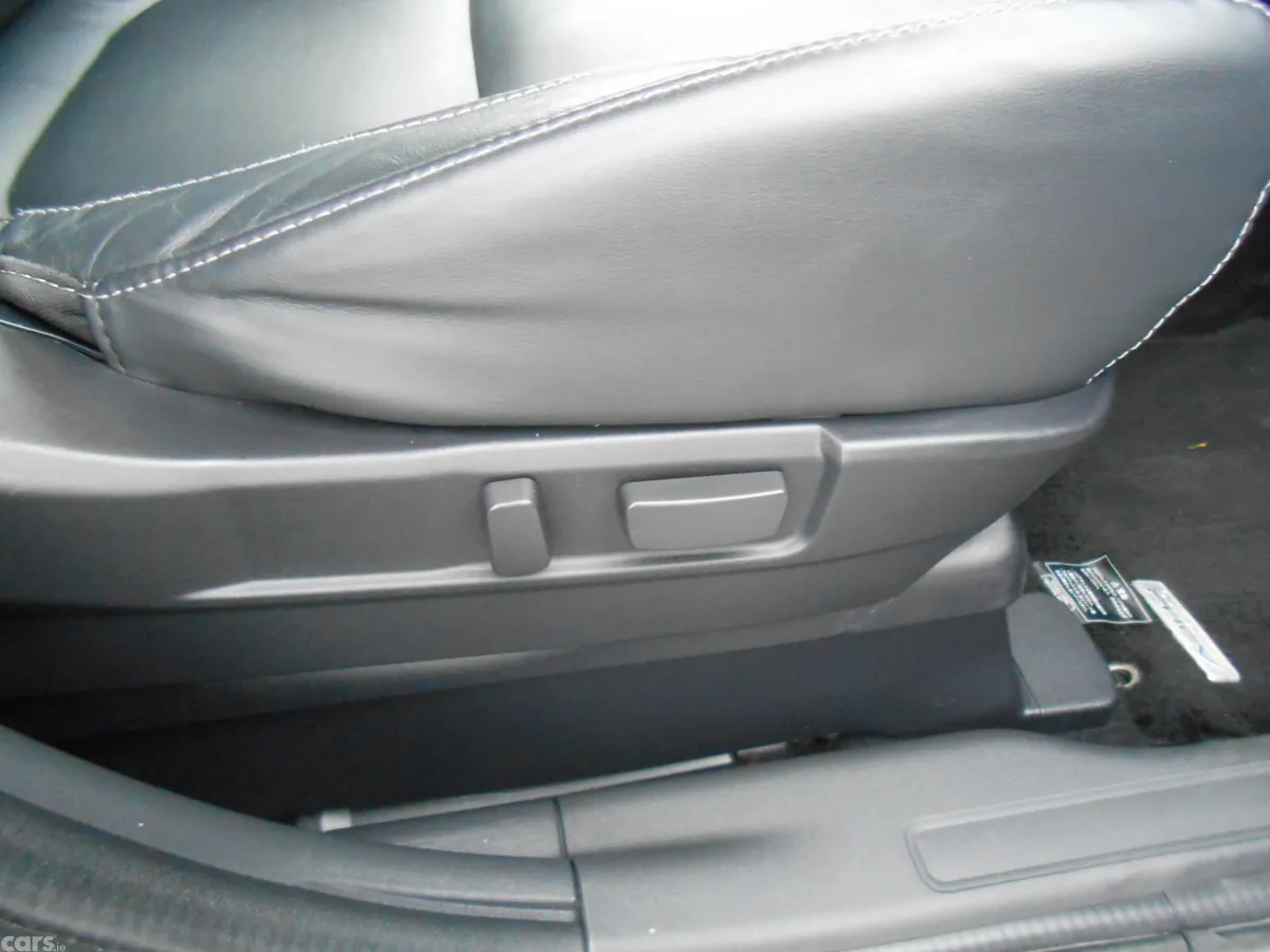 Mitsubishi Outlander SUV, Petrol Plug-in Hybrid, 2017, Silver