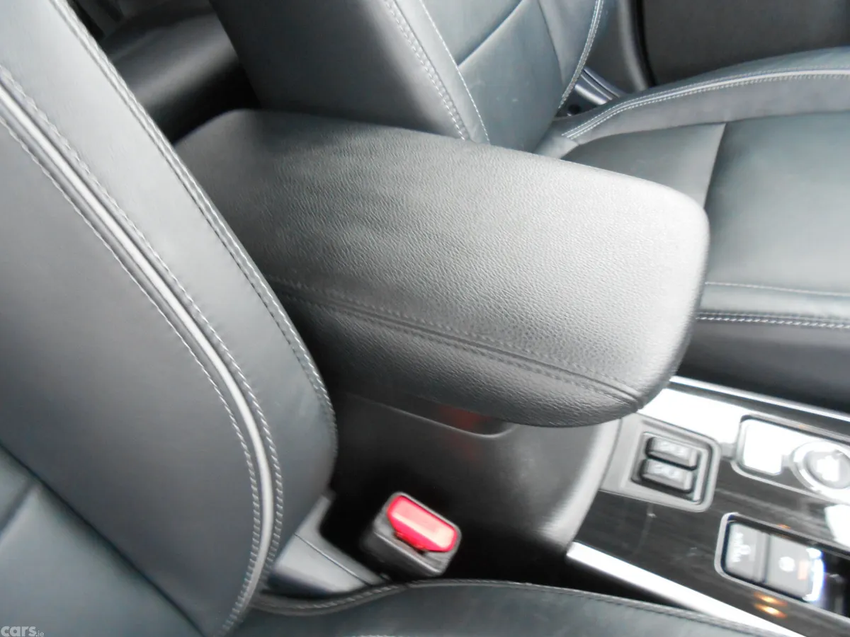 Mitsubishi Outlander SUV, Petrol Plug-in Hybrid, 2017, Silver
