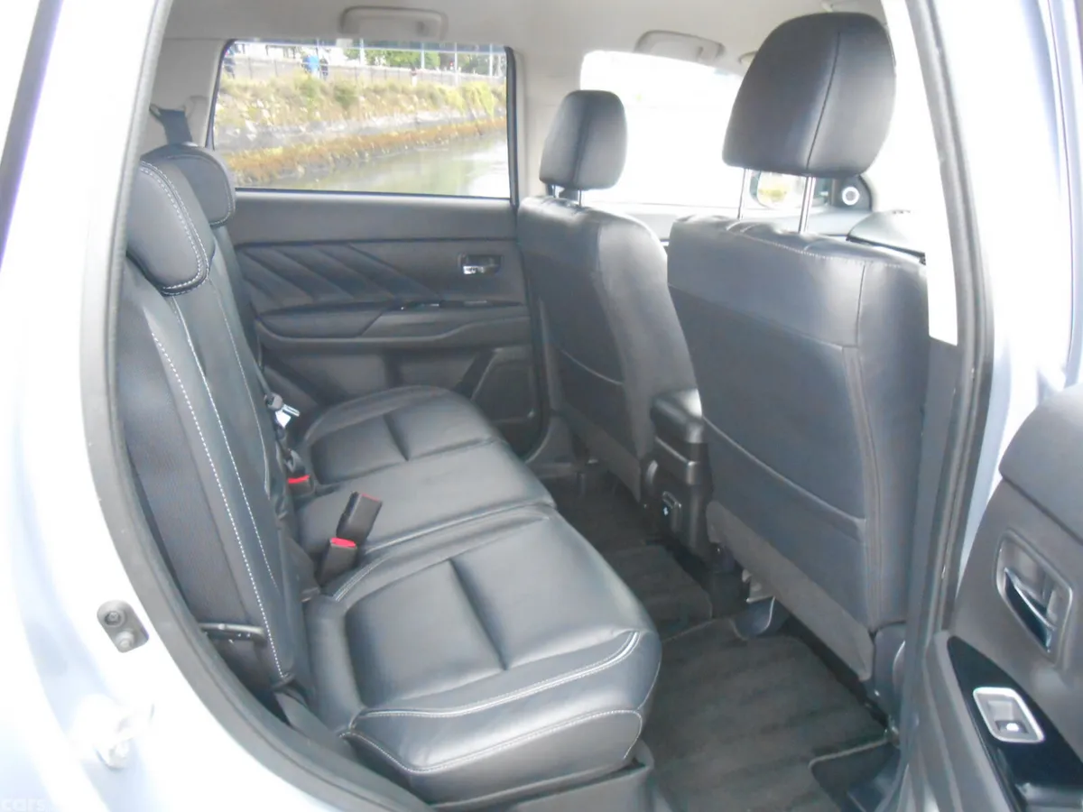 Mitsubishi Outlander SUV, Petrol Plug-in Hybrid, 2017, Silver