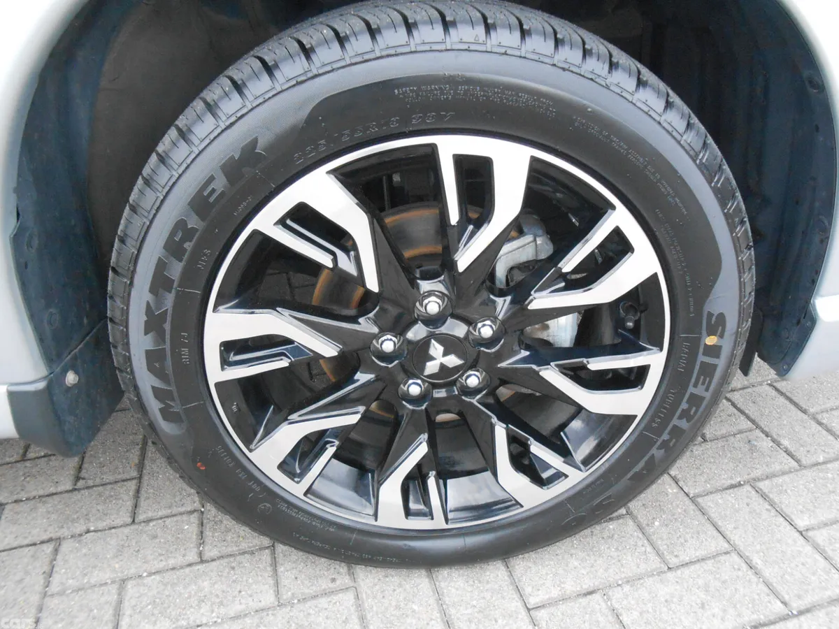 Mitsubishi Outlander SUV, Petrol Plug-in Hybrid, 2017, Silver