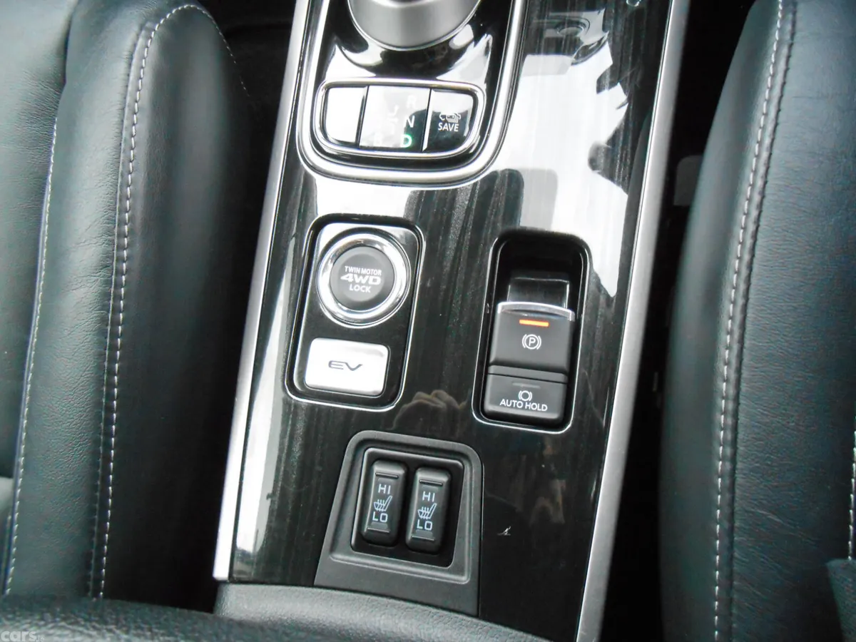 Mitsubishi Outlander SUV, Petrol Plug-in Hybrid, 2017, Silver