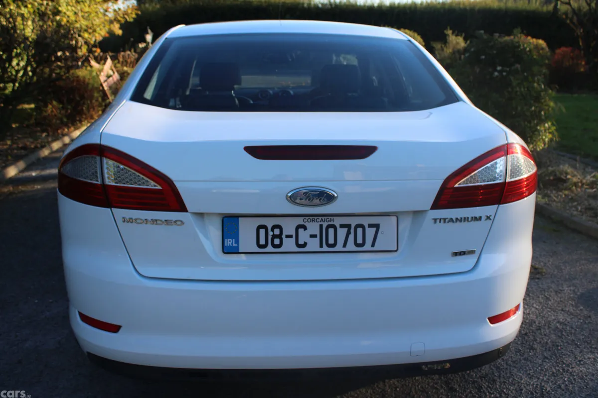 Ford Mondeo Saloon, Diesel, 2008, White