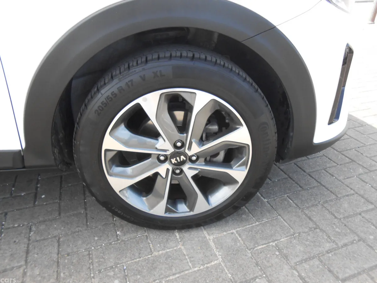 Kia Stonic SUV, Petrol, 2018, White