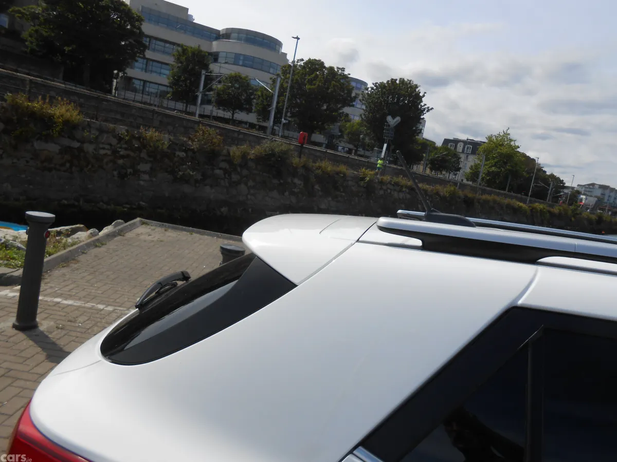 Kia Stonic SUV, Petrol, 2018, White
