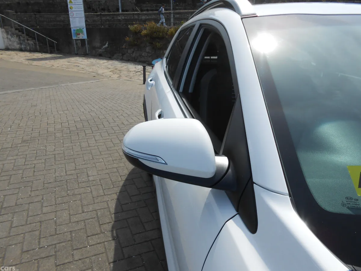 Kia Stonic SUV, Petrol, 2018, White