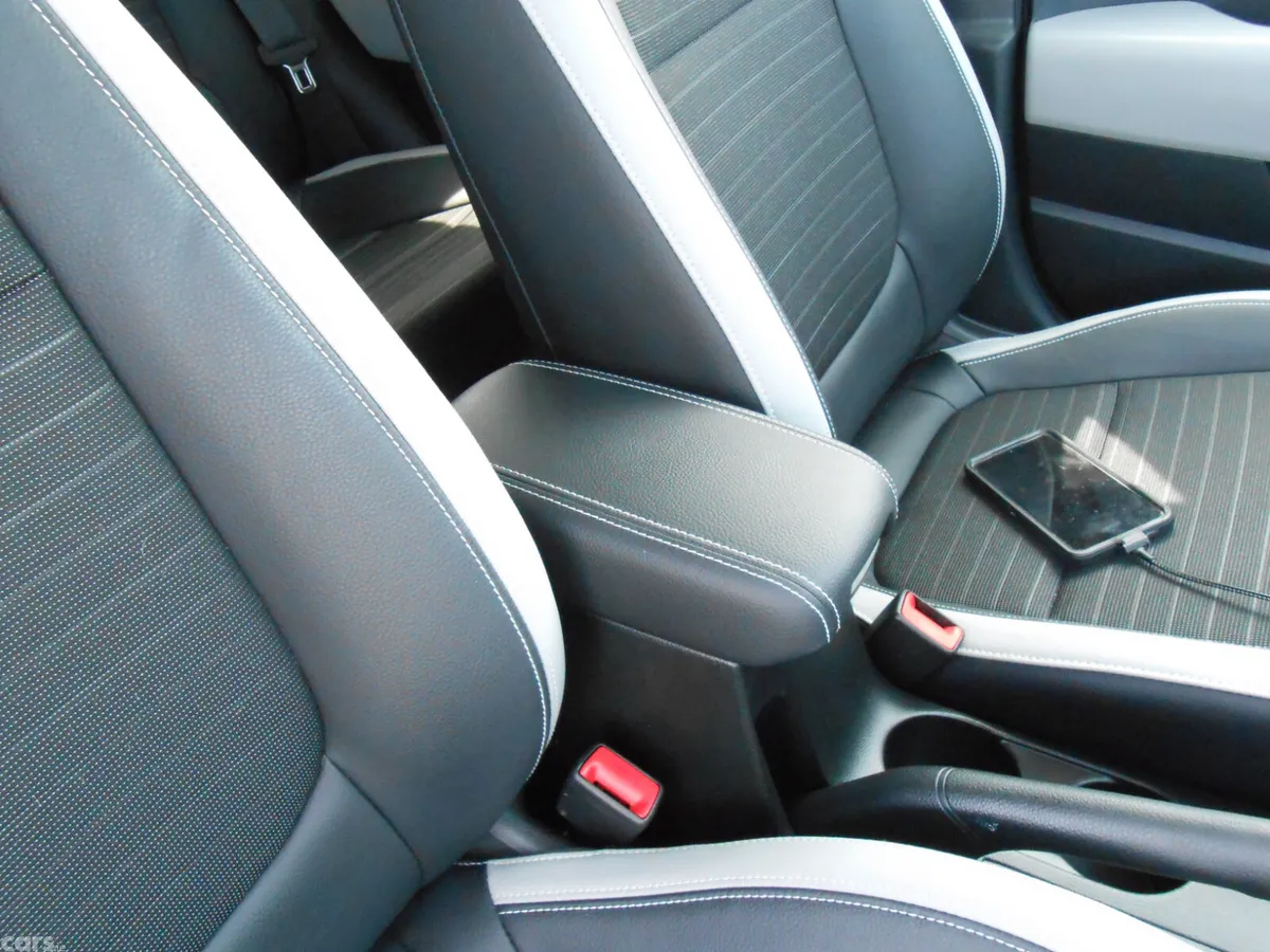 Kia Stonic SUV, Petrol, 2018, White