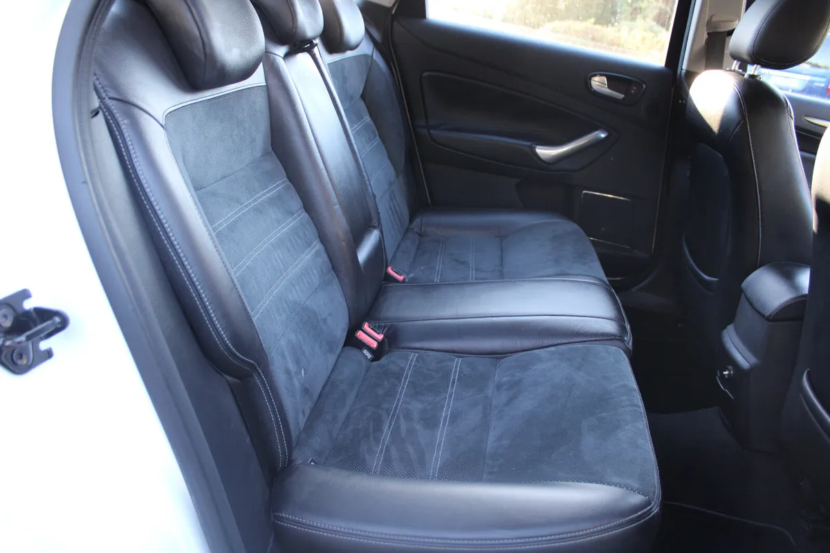 Ford Mondeo Saloon, Diesel, 2008, White