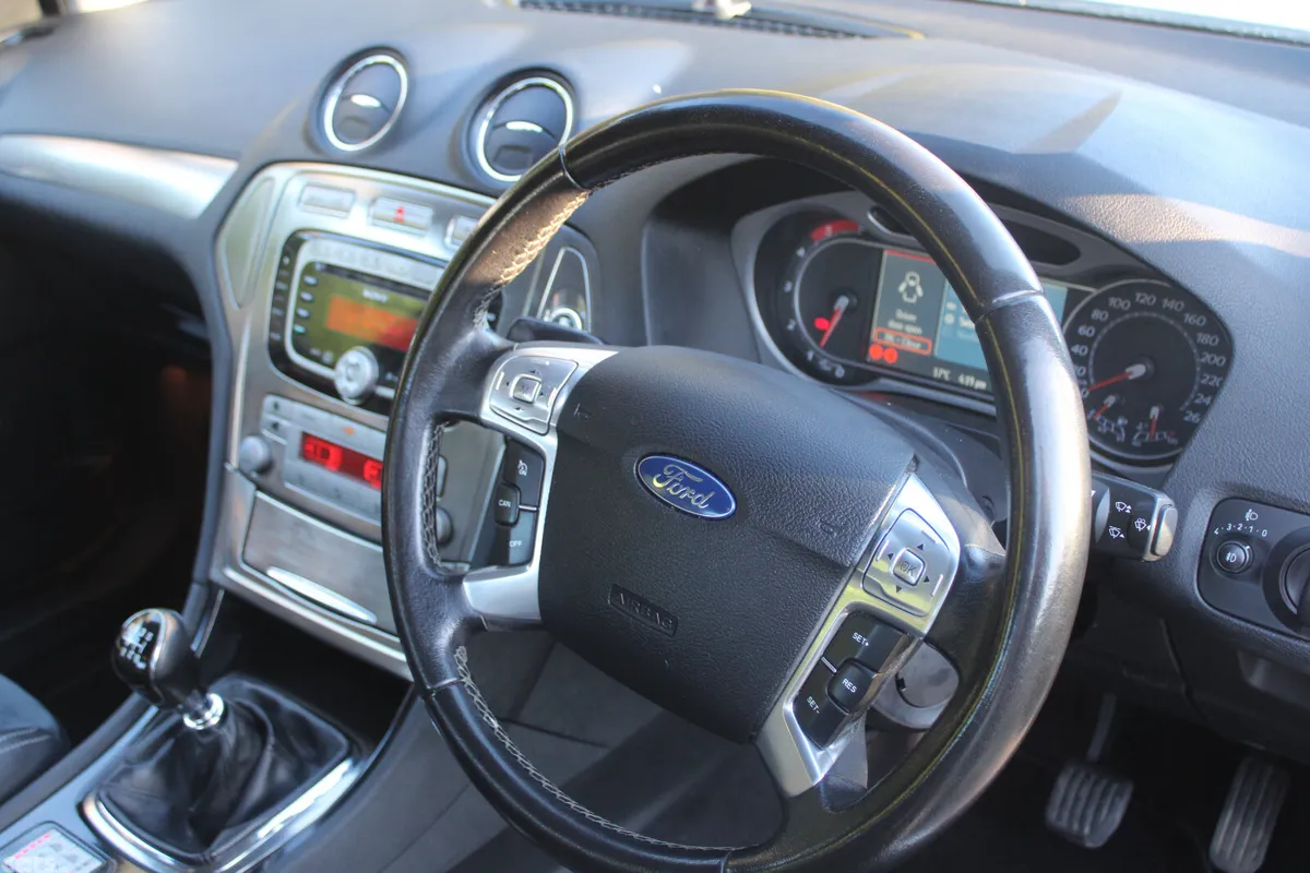 Ford Mondeo Saloon, Diesel, 2008, White
