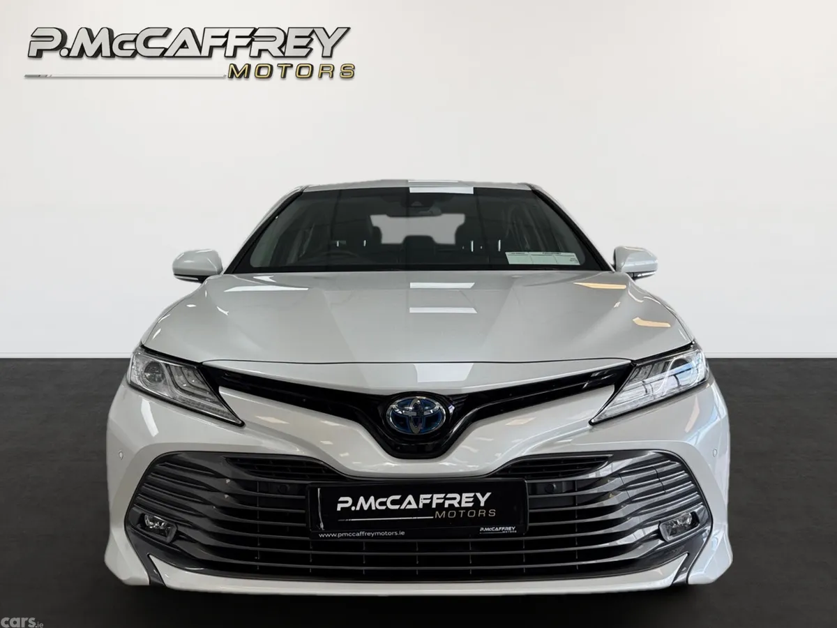 Toyota Camry Saloon, Petrol Hybrid, 2020, White