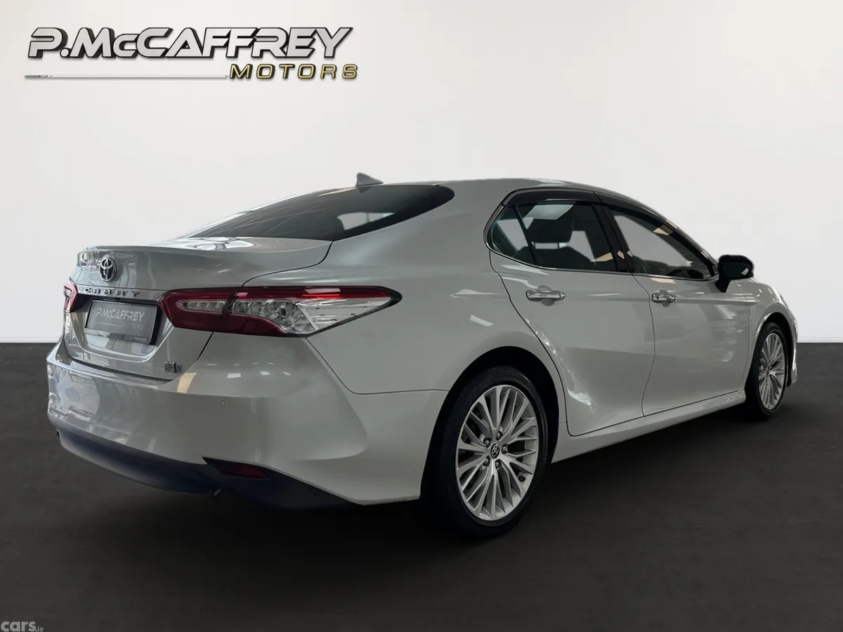 Toyota Camry Saloon, Petrol Hybrid, 2020, White