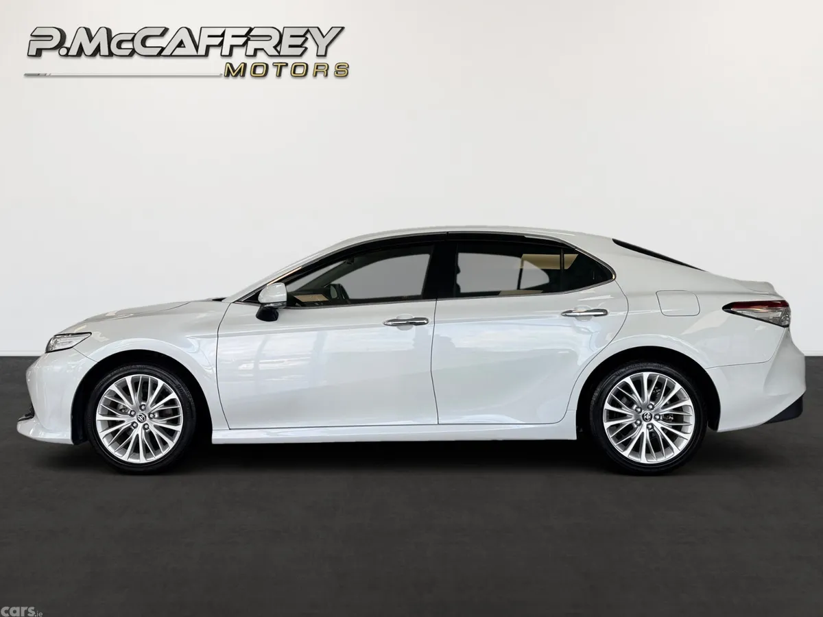 Toyota Camry Saloon, Petrol Hybrid, 2020, White