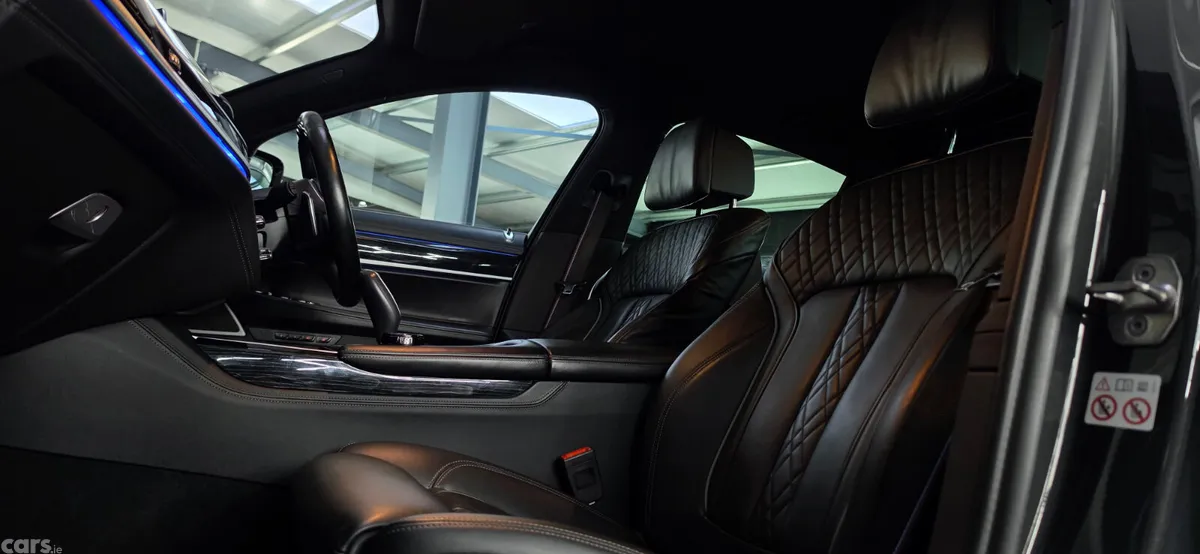 BMW 7-Series Saloon, Petrol Plug-in Hybrid, 2022, Grey